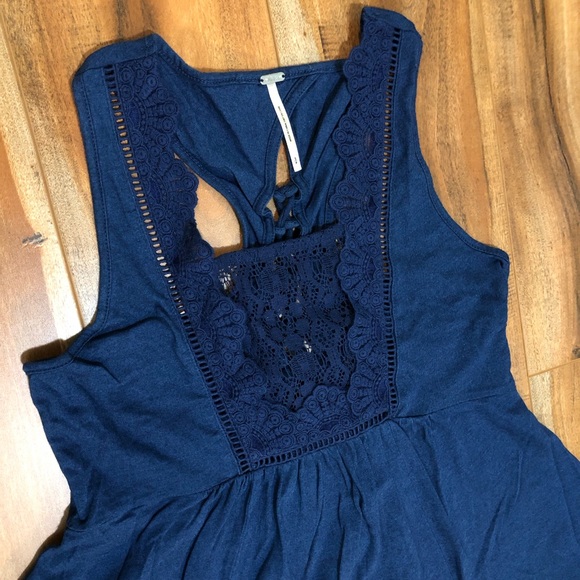 HARLOW | Long Blue Flowy Top - Picture 2 of 4